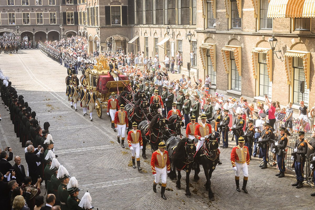 Prinsjesdag - królewski orszak i mowa tronowa