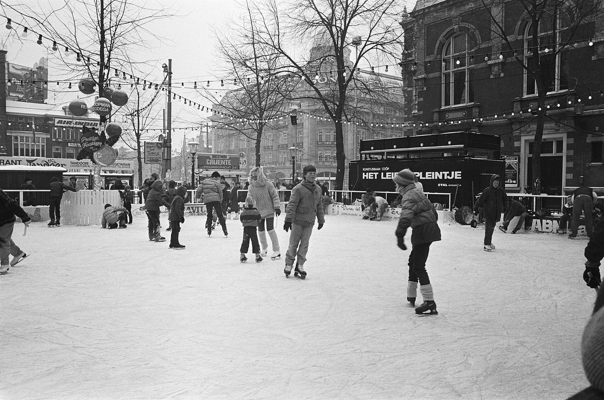 Amsterdamse Winterparadijs - lodowiska i jarmark w RAI