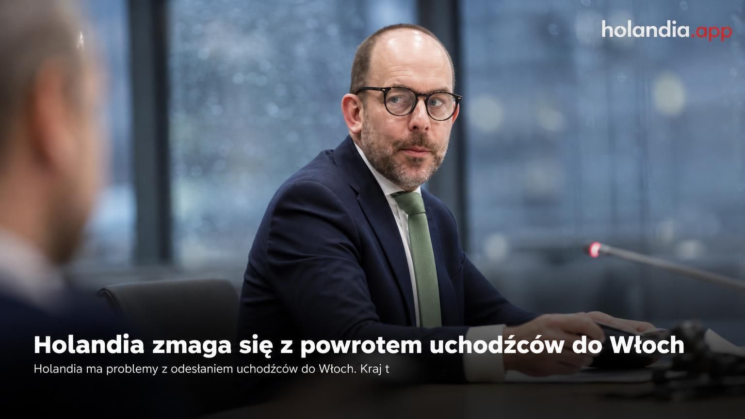 Holandia zmaga się z powrotem uchodźców do Włoch